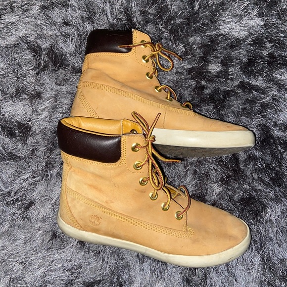 Brand: Timberland. Size: 7. Colour: Sand - Picture 2 of 3